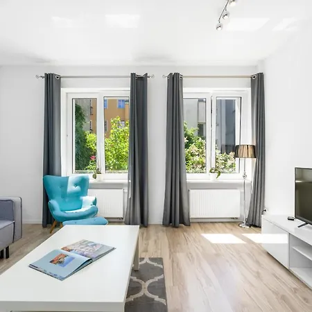 Wozna By Renters Апартаменти