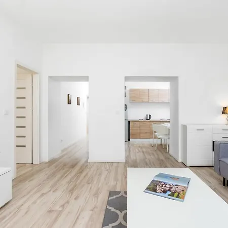 Апартаменти Wozna By Renters