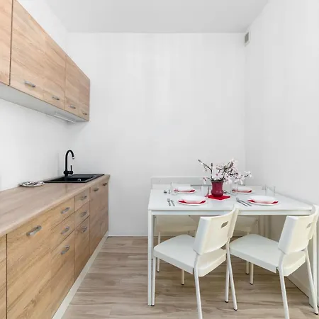 Wozna By Renters Апартаменти